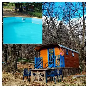  Camping Roulotte La Bleuet Avec Piscine